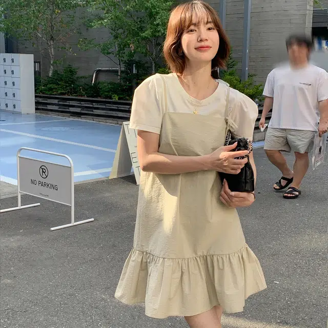 法儿家 小个子法式气质吊带连衣裙 女款 卡其色
