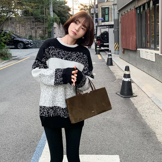 法儿家 小银河 韩系小个子拼色圆领保暖针织衫毛衣 女款 黑白