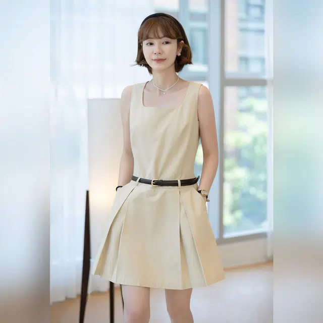 法儿家 半糖苏打夏季韩系小方领法式优雅简约无袖连衣裙 女款