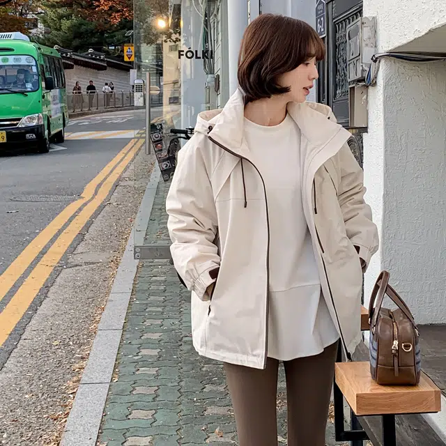 法儿家 雪国列车秋冬韩系气质短款夹克羽绒服 女款 米色