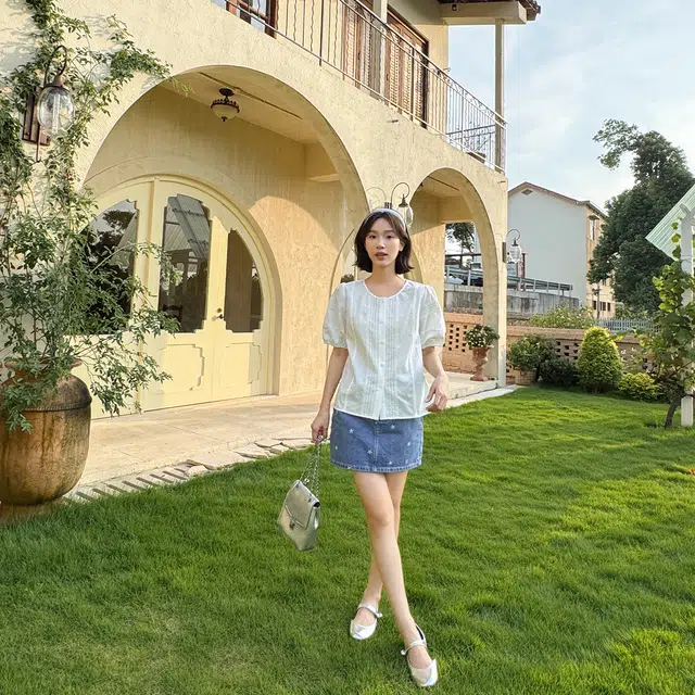 法儿家  浪漫心事 夏季韩系小个子纯色简约圆领泡泡袖衬衫 女款