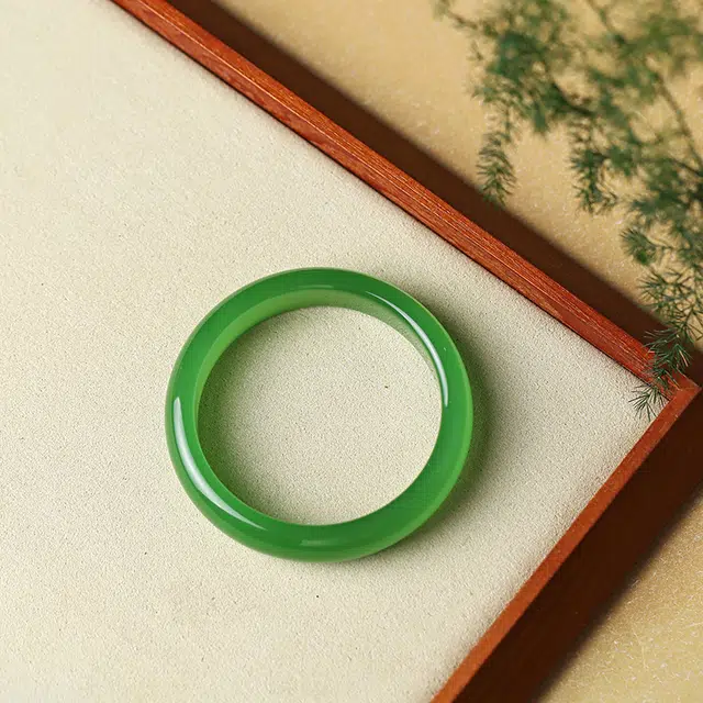 梨云暮雪 梅子青贵妃镯 新中式复古 国潮国风 招财转运 古风旗袍 汉服 小众高级显白 琉璃 玉石手镯 女款