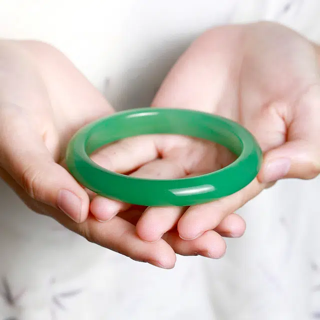 梨云暮雪 青山黛贵妃镯 新中式 国风国潮 复古高级 时尚百搭 古风清冷 轻奢 东陵玉 手镯 女款