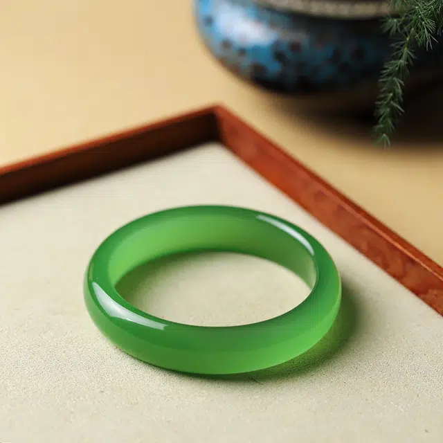 梨云暮雪 梅子青贵妃镯 新中式复古 国潮国风 招财转运 古风旗袍 汉服 小众高级显白 琉璃 玉石手镯 女款