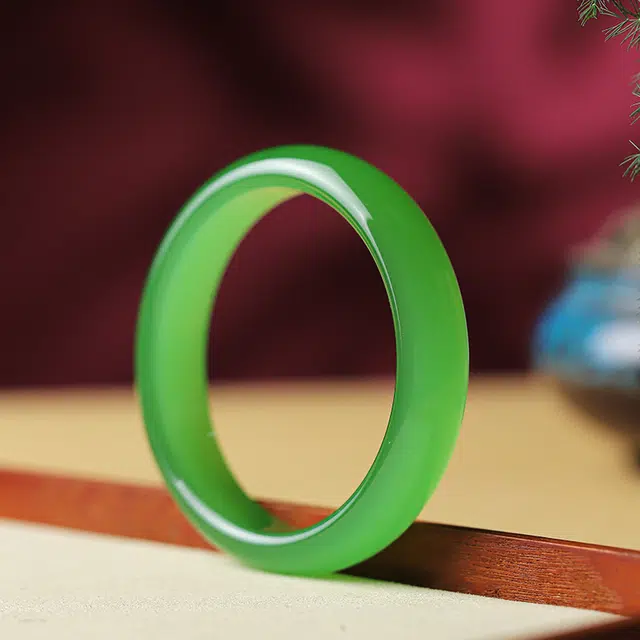 梨云暮雪 梅子青贵妃镯 新中式复古 国潮国风 招财转运 古风旗袍 汉服 小众高级显白 琉璃 玉石手镯 女款