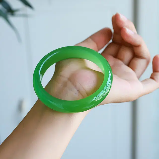 梨云暮雪 梅子青贵妃镯 新中式复古 国潮国风 招财转运 古风旗袍 汉服 小众高级显白 琉璃 玉石手镯 女款