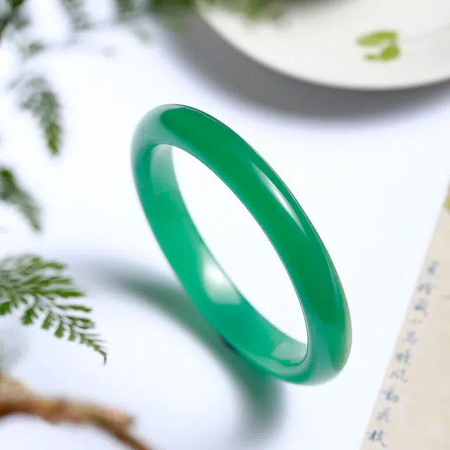 梨云暮雪 青山黛贵妃镯 新中式 国风国潮 复古高级 时尚百搭 古风清冷 轻奢 东陵玉 手镯 女款