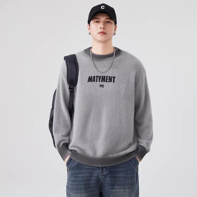 快鱼 美式复古高街学院风仿貂毛字母印花拼色渐变高级感设计宽松休闲舒适百搭落肩套头打底衫毛衣 男女同款