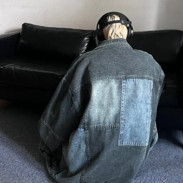 巴塞罗那足球俱乐部 高街美式宽松落肩潮服拼接户外休闲翻领单排扣长袖潮牛仔外套 男女同款