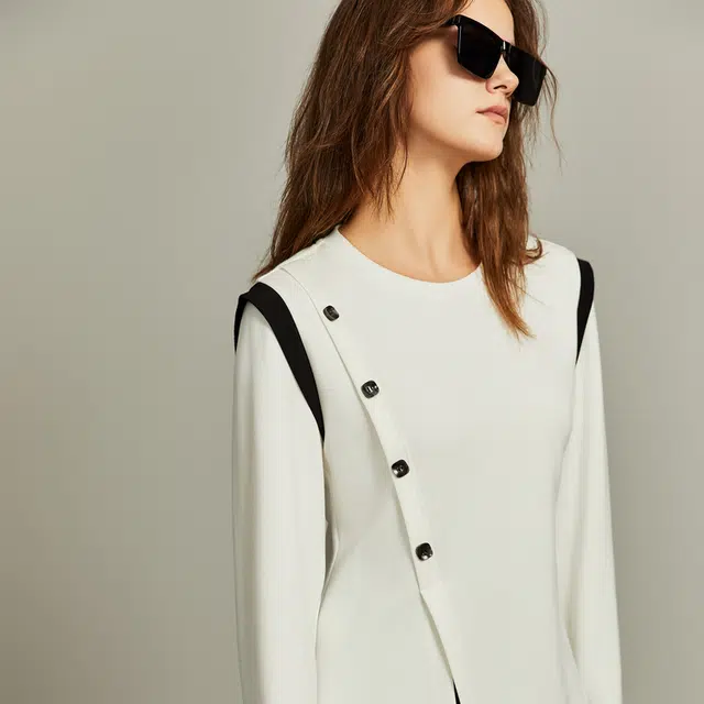 ELLE T