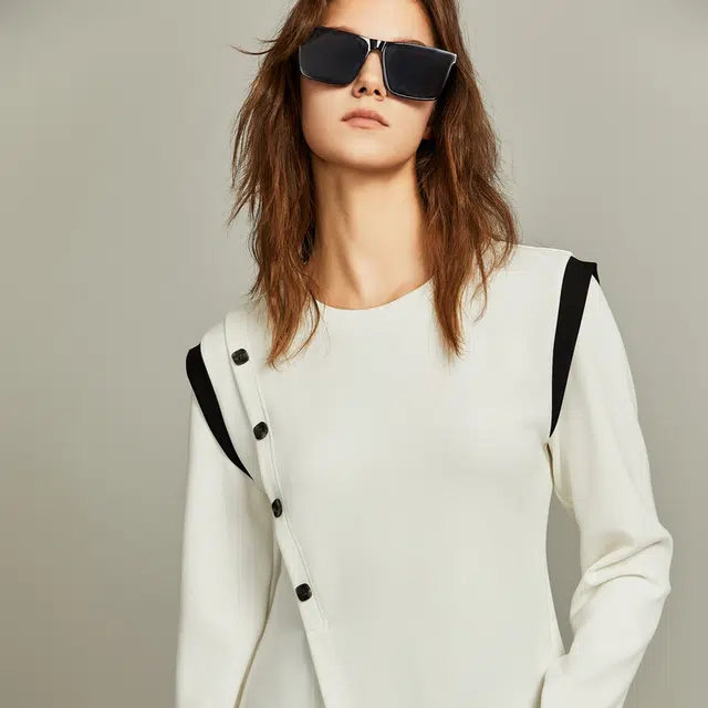 ELLE T
