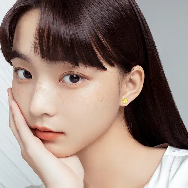 中国黄金 珍·尚银 幸运四叶草 甜美小众轻奢养耳洞 日常百搭 足金 按克计价 黄金耳钉 女款 表白女友闺蜜礼盒