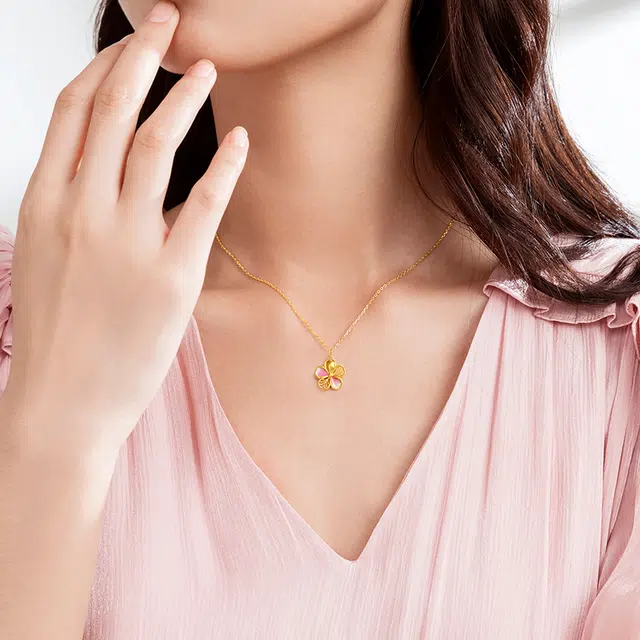 中国黄金 珍·尚银 桃花朵朵 轻奢小众高级感 新中式锁骨链 足金 一口价 吊坠 女款 朋友 闺蜜 表白礼品 新年礼盒