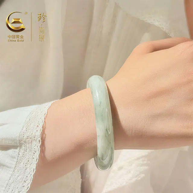 【甄选品质多翠】 珍·尚银 中国黄金 山水墨染意境翠色贵妃镯平安镯 旗袍汉服百搭新中式玉镯 小众轻奢礼盒装 天山翠 手镯 女款