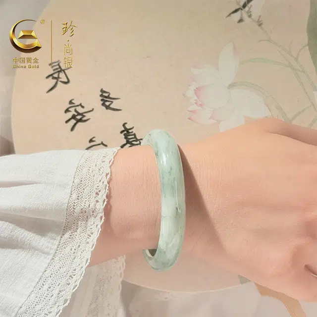 【甄选品质多翠】 珍·尚银 中国黄金 山水墨染意境翠色贵妃镯平安镯 旗袍汉服百搭新中式玉镯 小众轻奢礼盒装 天山翠 手镯 女款