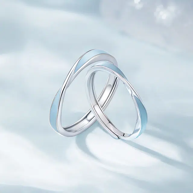 925