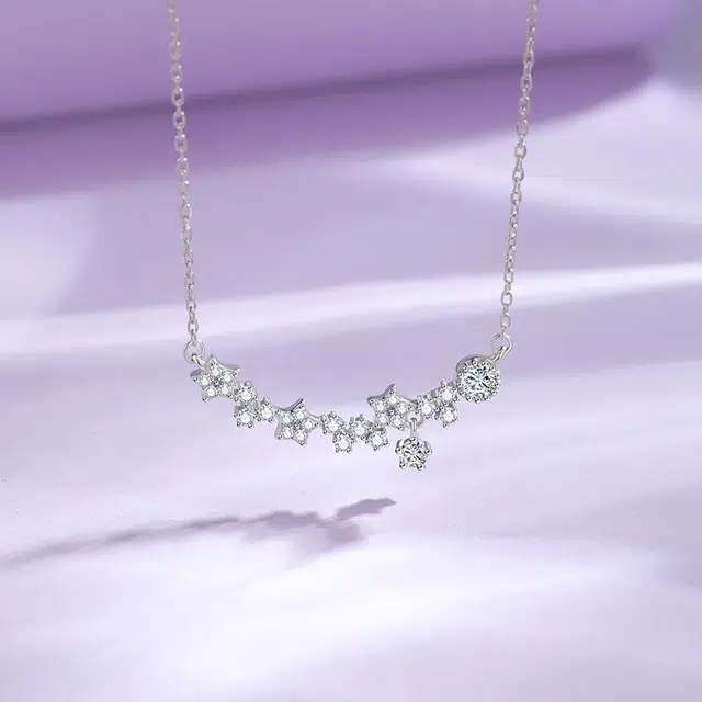 925