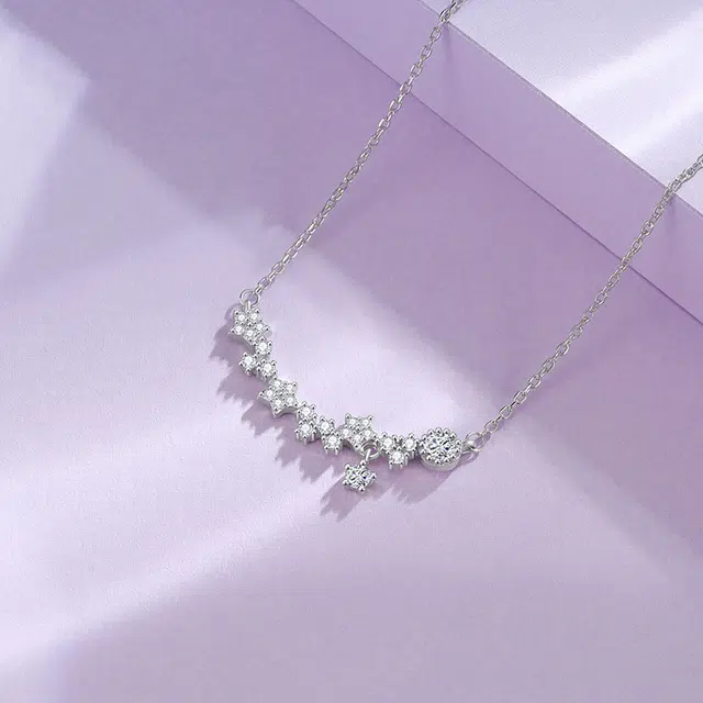 925