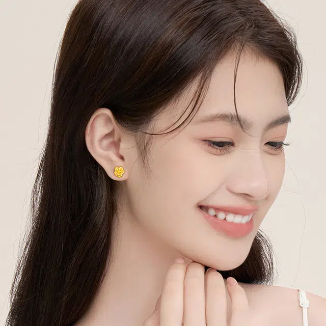 中国黄金 珍·尚银 理想山茶 轻奢气质小众 日常通勤氛围感设计 养耳洞耳饰 足金 一口价 黄金耳钉 女款 表白女友礼盒