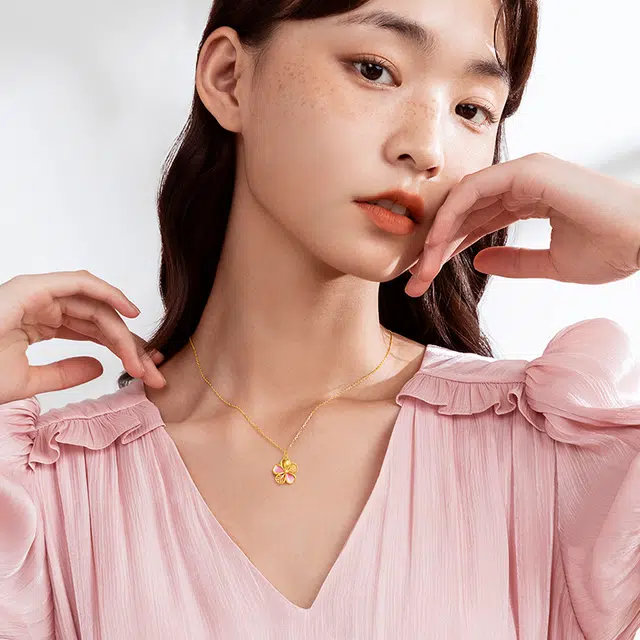 中国黄金 珍·尚银 桃花朵朵 轻奢小众高级感 新中式锁骨链 足金 一口价 吊坠 女款 朋友 闺蜜 表白礼品 新年礼盒