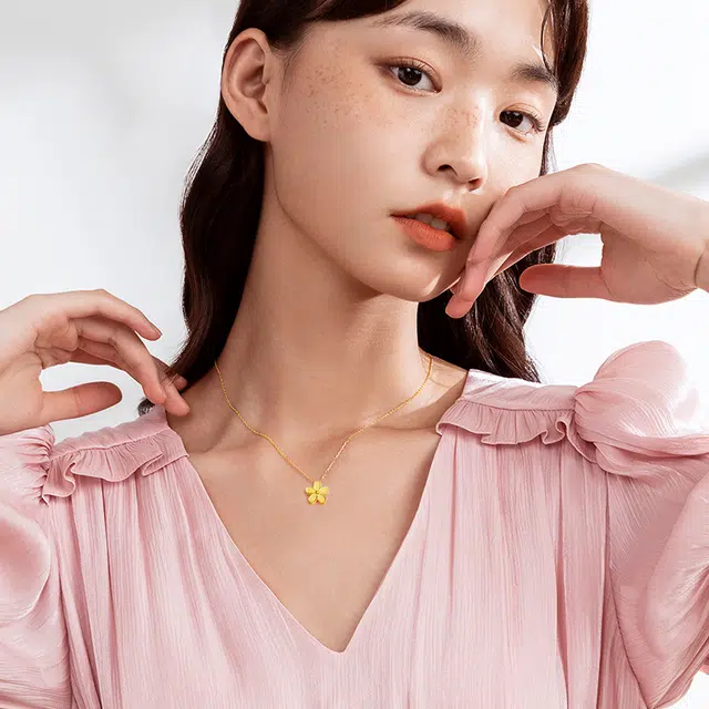 中国黄金 珍·尚银 小桃喜项链 甜美少女心 小众高级感 新中感式锁骨链 足金 按克计价 黄金吊坠 女款 女神妈妈母亲礼物礼盒
