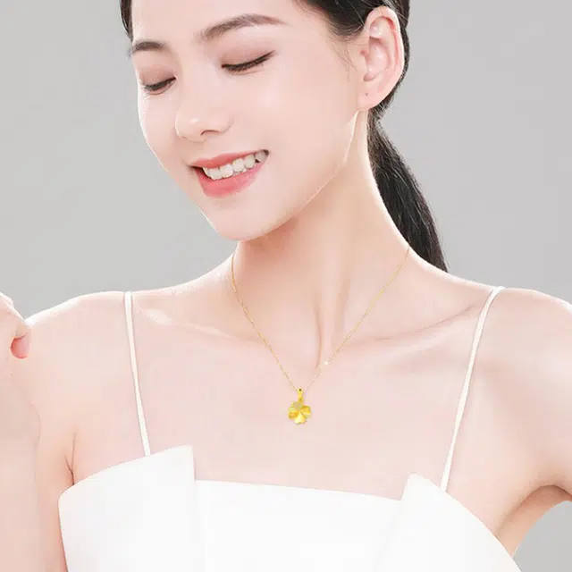 中国黄金 珍·尚银 浪漫四叶草项链 小众高级感 日常百搭锁骨链 时尚简约 足金 一口价 黄金吊坠 女款 女神母亲礼物礼盒