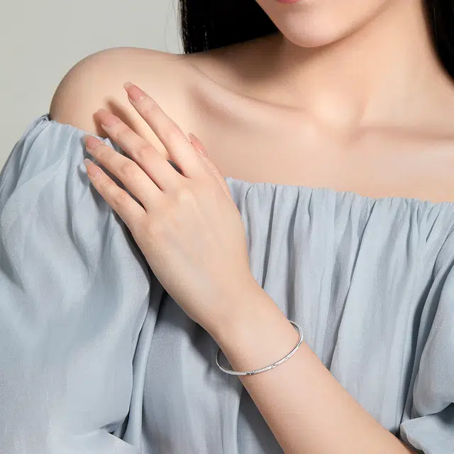 梦金园 满天星车花简约素圈年轻款银手饰 足银 手镯 女款
