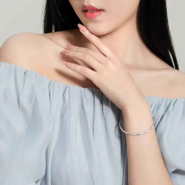 梦金园 满天星车花简约素圈年轻款银手饰 足银 手镯 女款