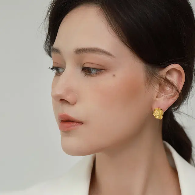 S925