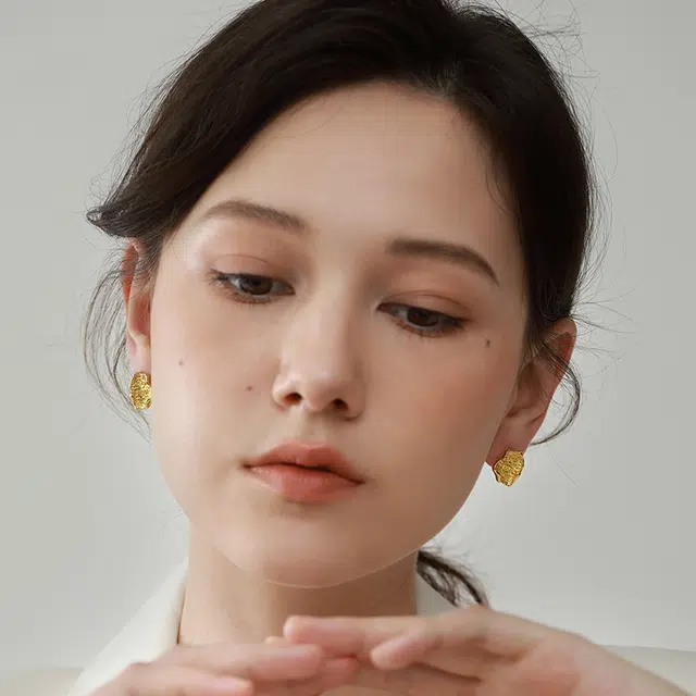 S925