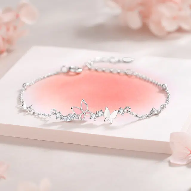 银千惠 在逃公主花飞蝶舞星蝶手腕链 爆闪满锆拼接璀璨星光高级感首饰  小众设计甜美粉色蝴蝶镶满钻日常百搭闺蜜生日 手链 女款 礼盒装