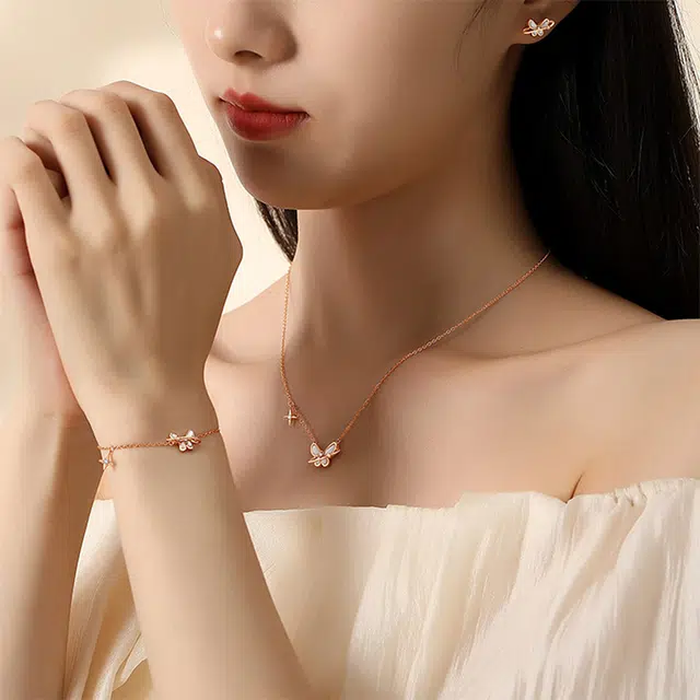 S925