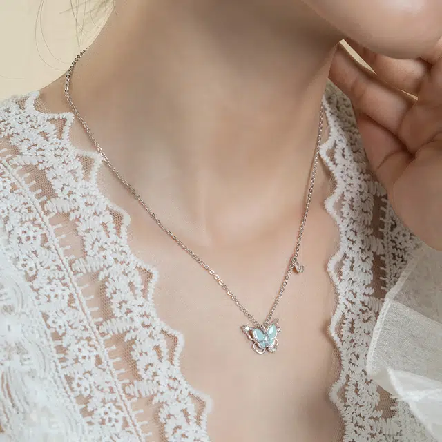 【发光】 银千惠 荧蝶梦境 在逃公主宝石镶嵌镂空蝴蝶锁骨链 闪耀吸睛甜美森系小清新吊坠  小众百搭送礼女友生日套链 项链 女款 礼盒装
