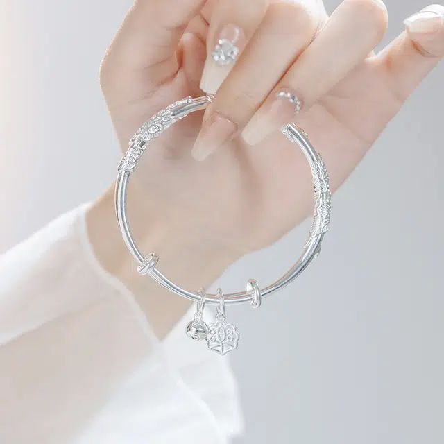 银千惠 新中式繁花似锦花丝浮雕镯子国潮花开富贵铃铛福牌流苏平安喜乐纳福手环好运 小众轻奢高级感复古闺蜜送礼生日可调首饰 手镯 女款