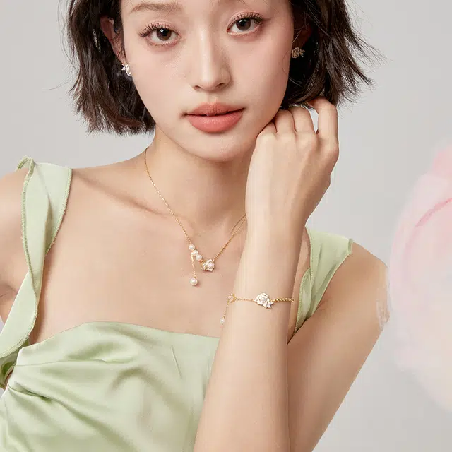 S925
