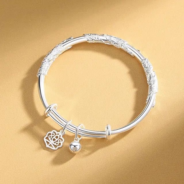 银千惠 新中式繁花似锦花丝浮雕镯子国潮花开富贵铃铛福牌流苏平安喜乐纳福手环好运 小众轻奢高级感复古闺蜜送礼生日可调首饰 手镯 女款