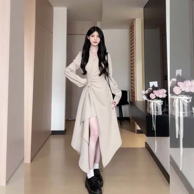 松本丧丧 秋冬季不规则简约高腰显瘦气质修身开叉长袖连衣裙 女款