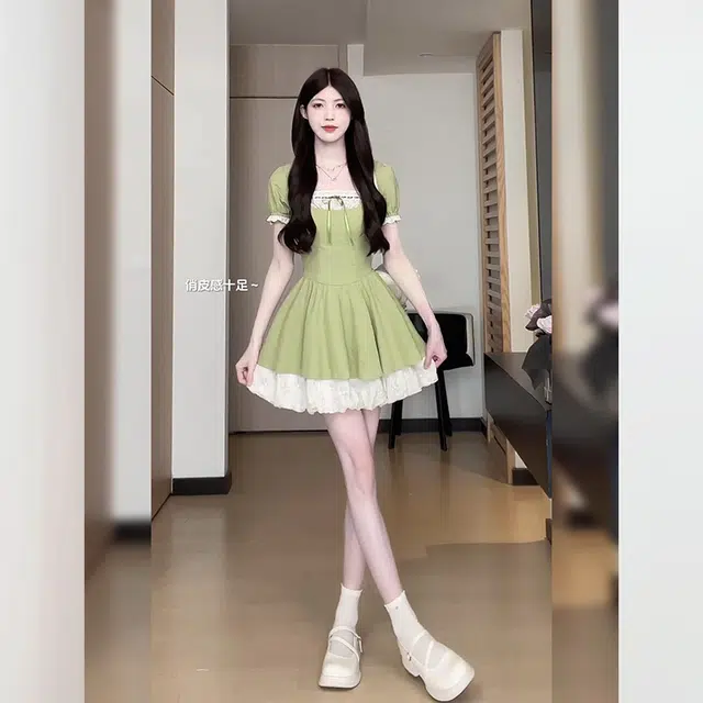 松本丧丧 甜美花苞裙复古蕾丝拼接收腰气质短袖连衣裙 女款