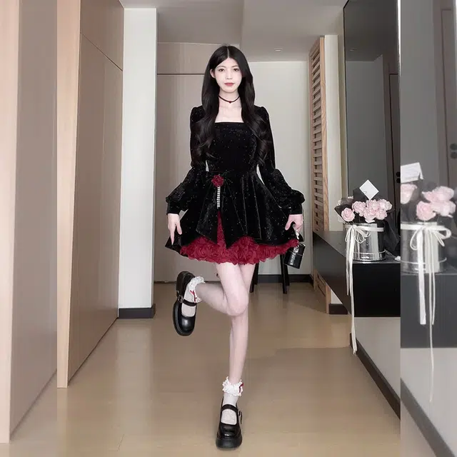 松本丧丧 细钻玫瑰丝绒开叉设计复古时尚收腰显瘦长袖连衣裙 女款 黑色