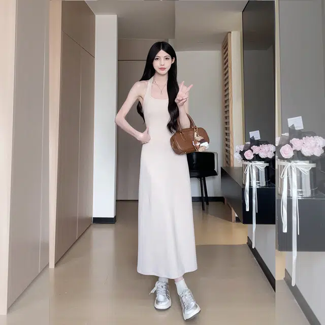 松本丧丧 早秋季日韩系气质简约高级感卫衣女设计感显瘦收腰吊带裙装套装裙 女款