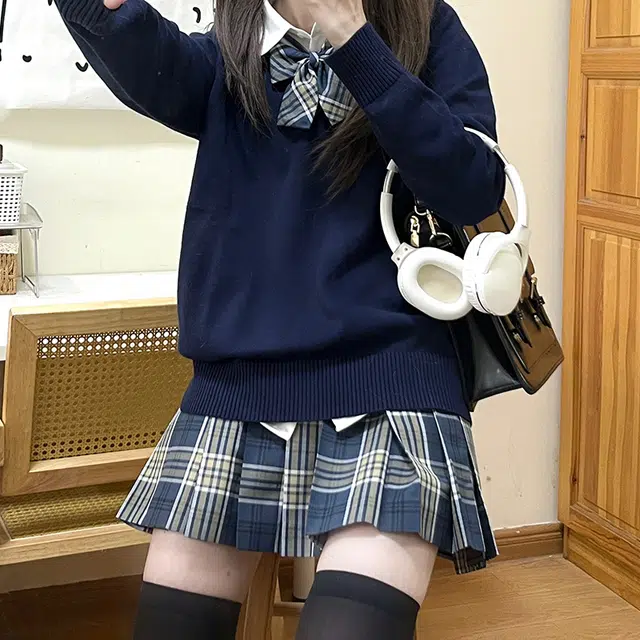 东鲸岁时记 学院风纯色套头简约休闲毛衣 女款 藏青色