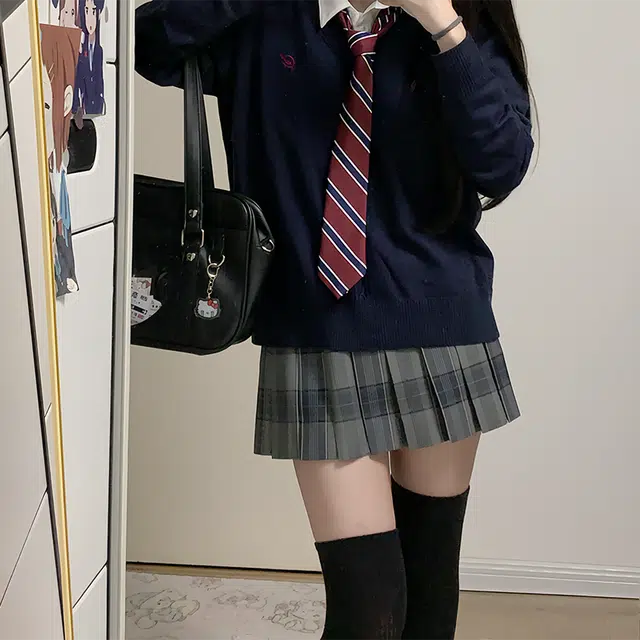东鲸岁时记 学院风纯色套头休闲舒适百搭毛衣 女款 深海鲸