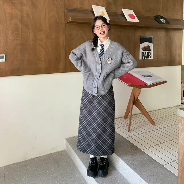 东鲸岁时记 学院风格纹松弛感通勤休闲长裙 女款 黑灰长裙
