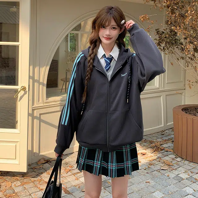 东鲸岁时记 学院风宽松显瘦复古休闲百搭外套上衣韩系早秋氛围感慵懒复古温柔甜美开学季独特漂亮高级感通勤洋气简约连帽卫衣 女款 礼盒装