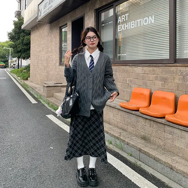 东鲸岁时记 学院风格纹松弛感通勤休闲长裙 女款 黑灰长裙