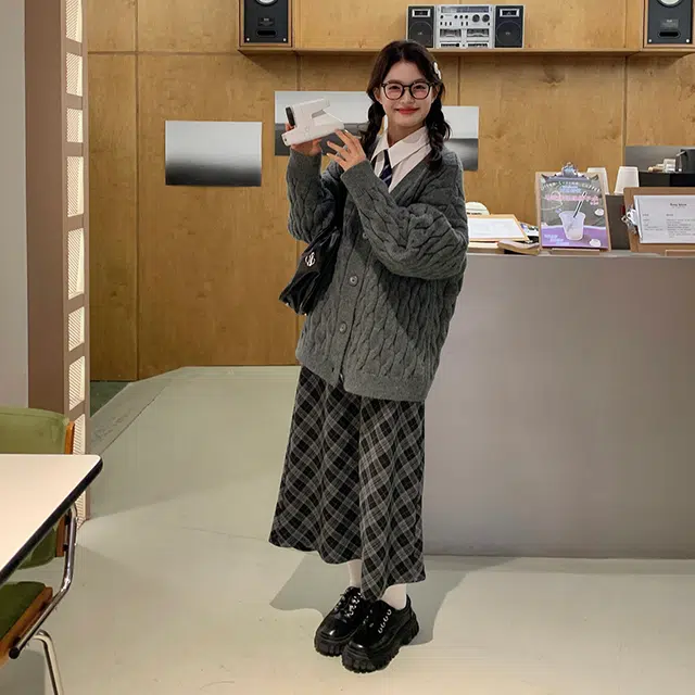 东鲸岁时记 学院风格纹松弛感通勤休闲长裙 女款 黑灰长裙