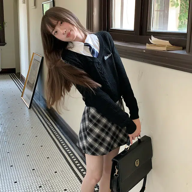 东鲸岁时记 学院风复古高腰格子简约舒适休闲短裙 女款 黑灰白