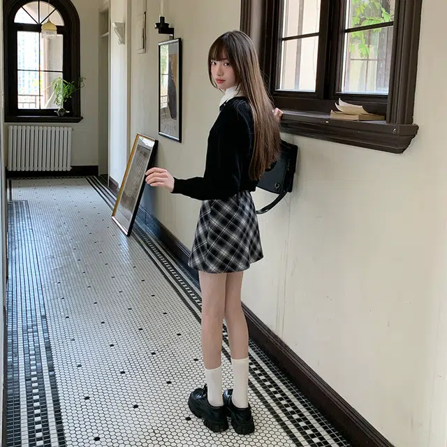 东鲸岁时记 学院风复古高腰格子简约舒适休闲短裙 女款 黑灰白