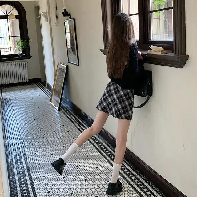 东鲸岁时记 学院风复古高腰格子简约舒适休闲短裙 女款 黑灰白
