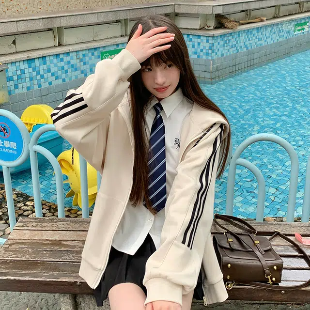 东鲸岁时记 学院风宽松条纹长袖外套纯色休闲短裙卫衣套装 女款